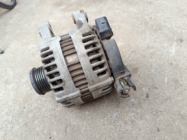 Генератор автомобильный LR002899 LAND ROVER