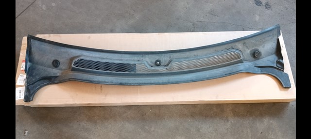 Водосток лобового стекла, жабо LR096164 LAND ROVER