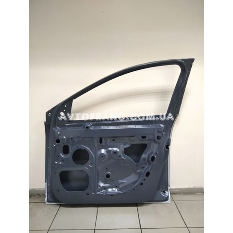 Пассажирская передняя дверь 801006560R RENAULT