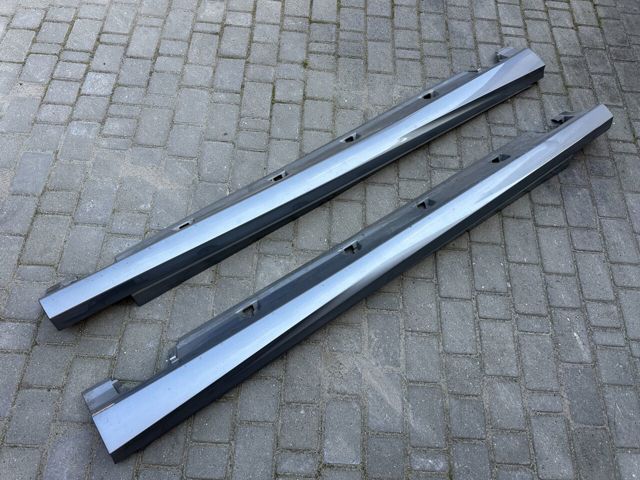 Накладка наружняя (молдинг) порога, правый A1666980854 MERCEDES