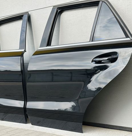 Задняя левая дверь A1667300105 MERCEDES