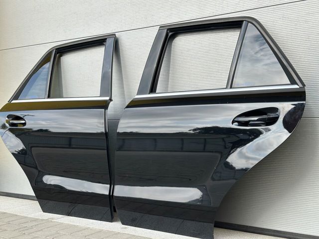 Задняя правая дверь A1667300205 MERCEDES