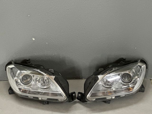 MERCEDES A1668204959 Правая фара в наличии Житомир