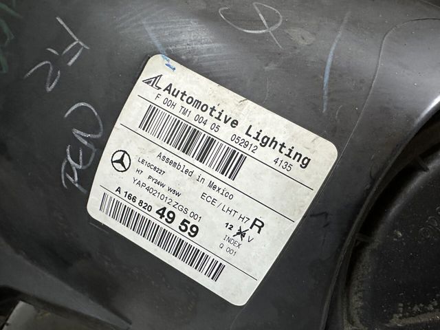 A1668204959 MERCEDES Правая фара купить в Чернигов