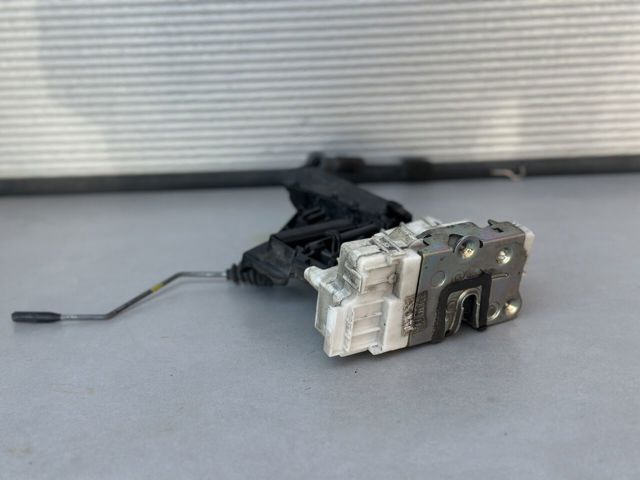 Замок передней пассажирской двери A1697202635 MERCEDES