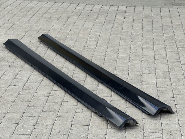 Накладка (молдинг) порога наружная левая A2046980354 MERCEDES