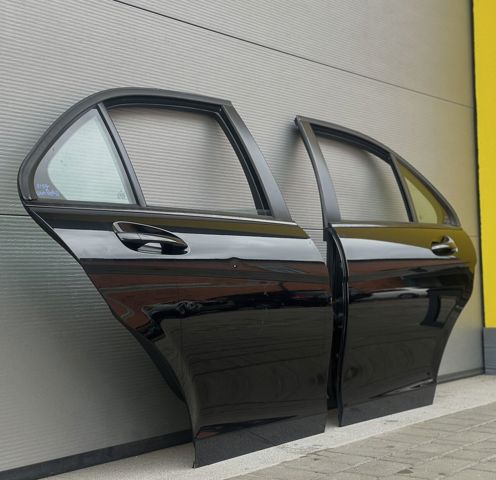 Дверь пассажирская задняя правая A2047300205 MERCEDES
