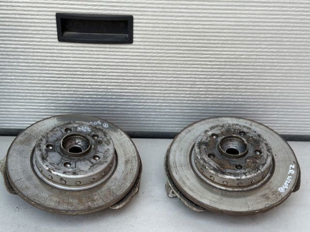 Кулак поворотный правый A2053500241 MERCEDES