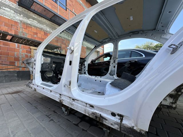 A2056303702 MERCEDES Стойка кузова центральная левая купить в Ужгород