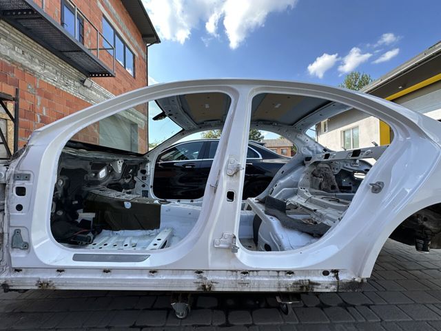Амортизационная стойка центральная, левая A2056303702 MERCEDES