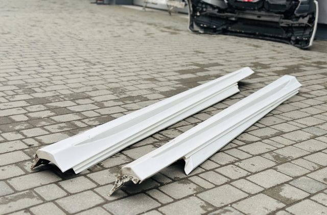 Накладка (молдинг) порога наружная левая A2056981354 MERCEDES
