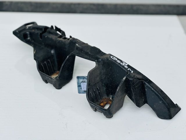 Крепление бамера правое A2058850465 MERCEDES