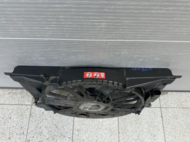 2115000693 MERCEDES Электровентилятор охлаждения в сборе (мотор+крыльчатка) правый купить в Чернигов