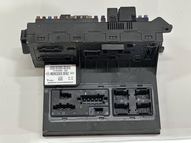 Блок предохранителей и реле A2115453801 MERCEDES