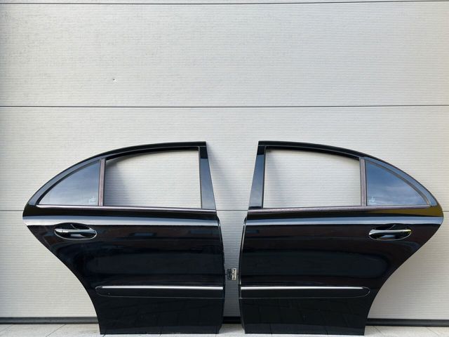 Дверь пассажирская задняя левая A2117300105 MERCEDES