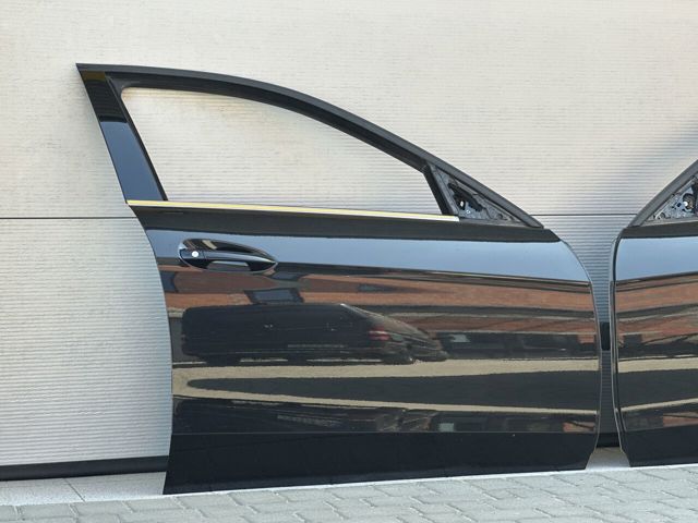 Пассажирская передняя дверь A2127205400 MERCEDES