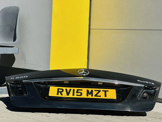 Крышка багажника A2127500975 MERCEDES