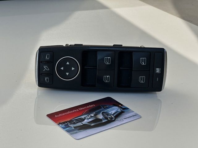 Кнопки переднего левого стекло подъемника A2129056100 MERCEDES