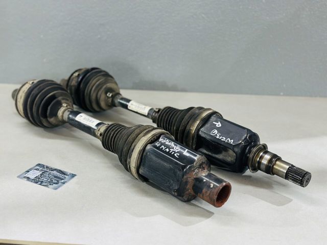 Полуось передняя, правая A2133303603 MERCEDES