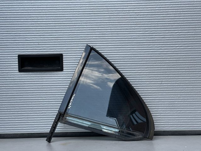Задняя форточка левая A2137300155 MERCEDES