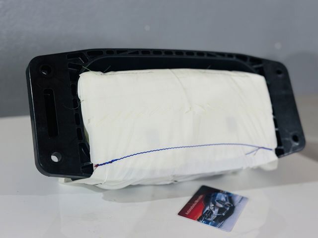 Подушка безопасности боковая A2138600202 MERCEDES