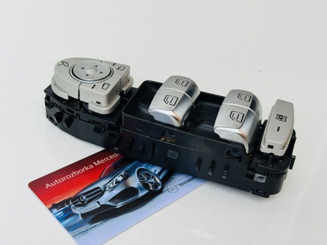 Кнопочный блок управления стеклоподъемником передний левый A2139054803 MERCEDES