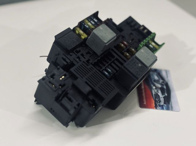 Монжатный блок реле A2139065706 MERCEDES
