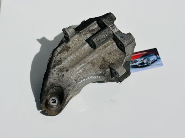 Кронштейн подушки (опоры) двигателя, левой A6512234204 MERCEDES