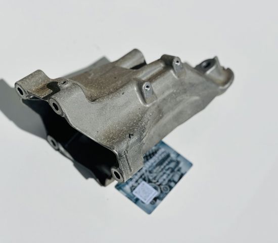 Кронштейн подушки (опоры) двигателя, правой A6512234304 MERCEDES