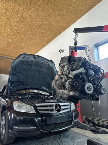 Двигатель голый OM651924 MERCEDES