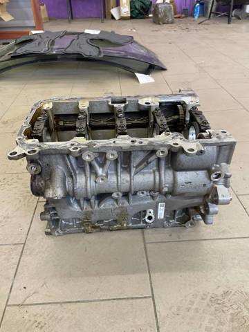 00000000000 BMW Блок цилиндров двигателя купить в Каменское
