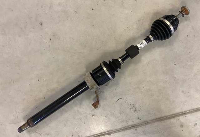 Привод передний правый 31608661690 BMW