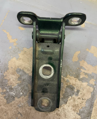 BMW 41007389406 Петля крышки багажника в наличии Николаев