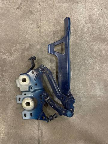 Завес капота, левый 41007438919 BMW