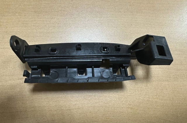 4G5807890A Направляющая заднего бампера правая купить Киев