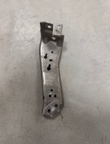 51117301585 Кронштейн усилителя переднего бампера купить Полтава