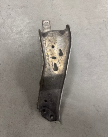 BMW 51117301585 Кронштейн усилителя переднего бампера в наличии Павлоград