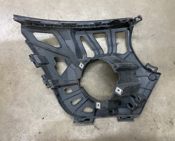 51117302507 BMW Кронштейн крепления противотуманной фары левой купить в Украина