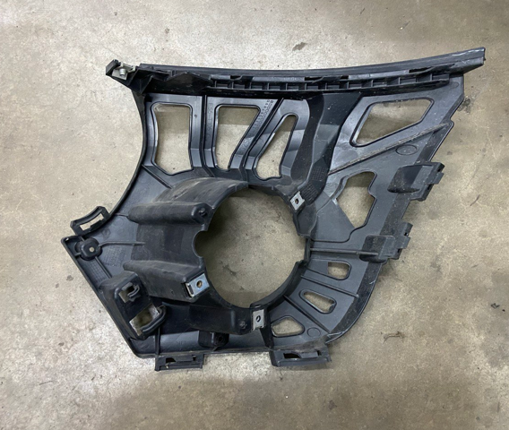 51117302508 BMW Кронштейн крепления противотуманной фары правой купить в Ирпень