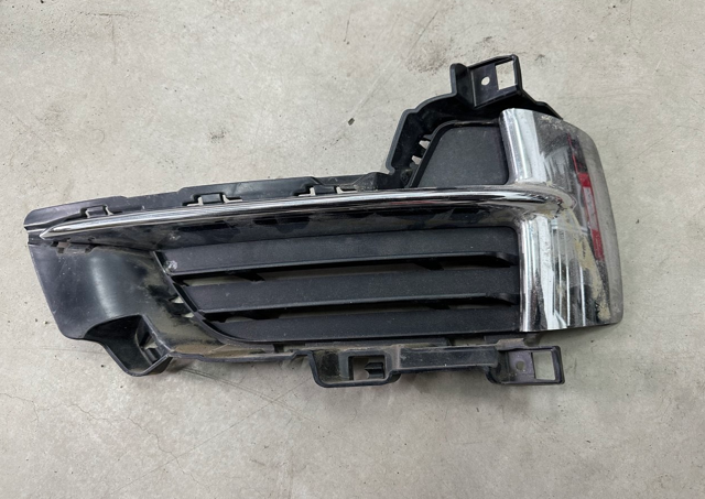 BMW 51117307993 Решетка бампера переднего левая нижняя в наличии Каменское