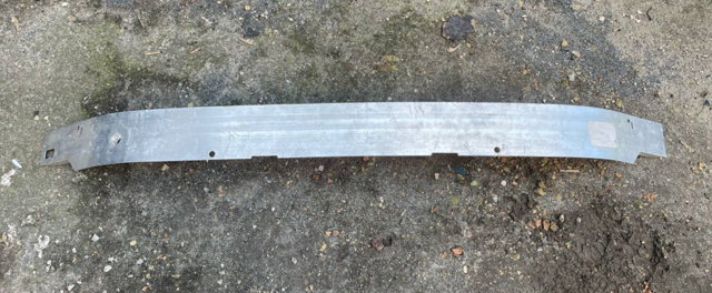 Шина бампера переднего 51117389585 BMW