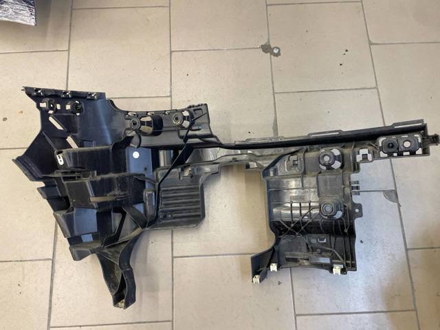 BMW 51127389358 Кронштейн бампера заднего внешний правый в наличии Харьков