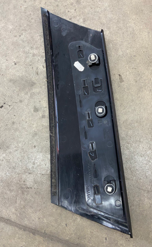 BMW 51137300014 Накладка стойки кузова внешняя задняя правая в наличии Хмельницкий