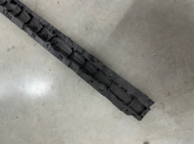 51178054035 BMW Крепление порога купить в Черновцы