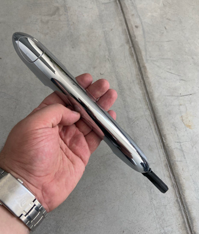 Ручка передней двери наружная, левая 51217434535 BMW