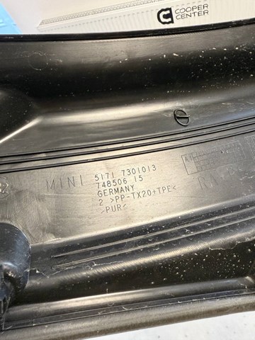 Водосток лобового стекла, жабо 51717301013 BMW