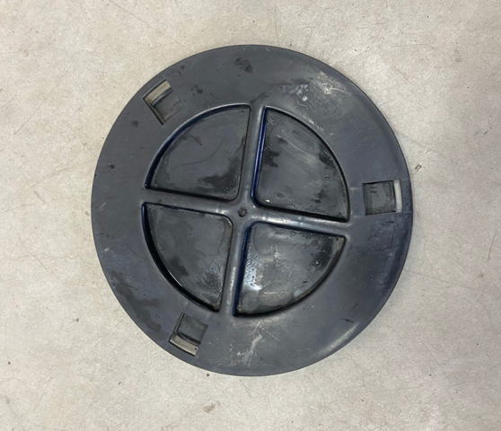 Лючок подкрылка переднего левого 51719802413 BMW