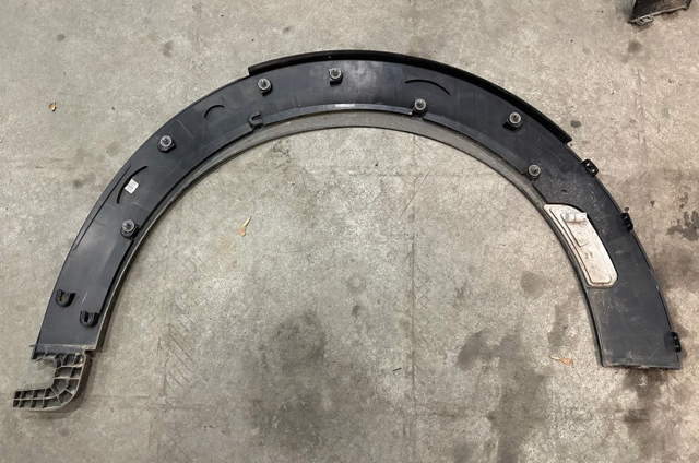 51777376869 BMW Расширитель (накладка) арки переднего крыла левый купить в Ровно