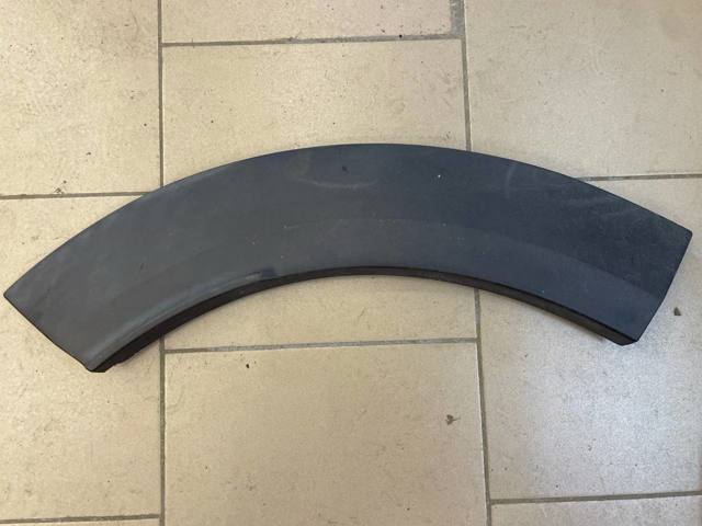 Молдинг арки колеса заднего, правый 51777389364 BMW