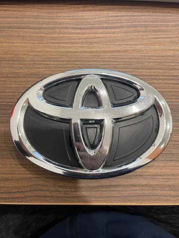 Эмблема капота 7531113171 TOYOTA